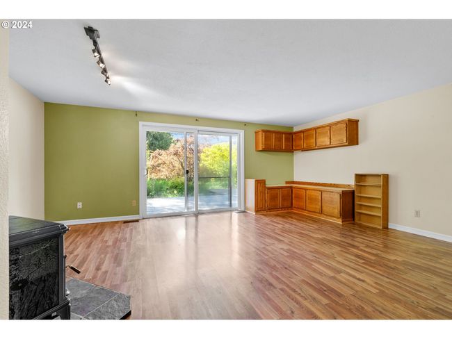 5750 Sw River Rd, House other with 3 bedrooms, 2 bathrooms and 2 parking in Hillsboro OR | Image 15