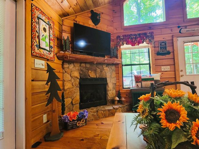 140 Treehouse Trl, Home with 2 bedrooms, 2 bathrooms and null parking in Murphy NC | Image 26