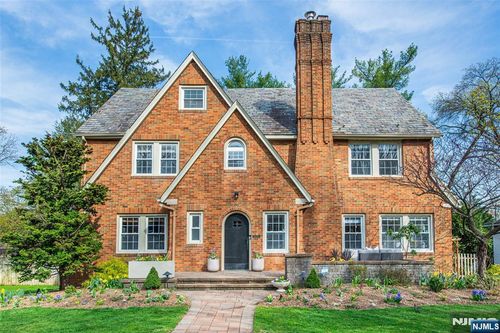 19 The Fairway, Montclair, NJ, 07043-2533 | Card Image