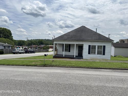 210 E 1st Ave, Lenoir City, TN, 37771-2924 | Card Image