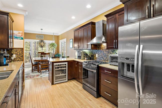 Kitchen | Image 12