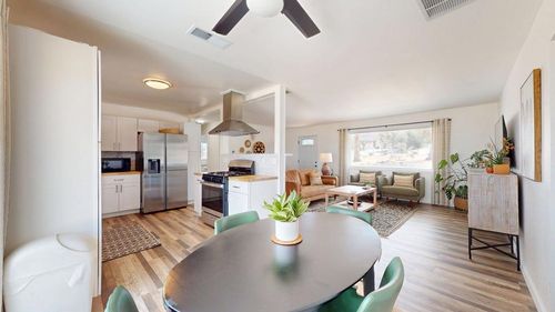 60644 Latham Trl, Joshua Tree, CA, 92252-2819 | Card Image