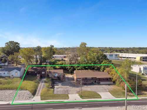 8950 Natural Bridge Rd, Saint Louis, MO, 63121-3917 | Card Image