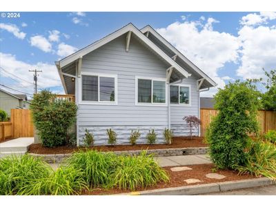 358 W 15 Th Ave, House other with 4 bedrooms, 3 bathrooms and null parking in Eugene OR | Image 2