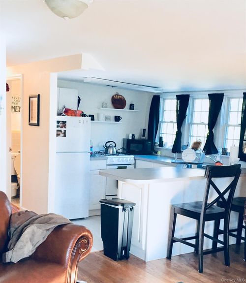 7 Harborview Rd, Stony Brook, NY, 11790-1412 | Card Image