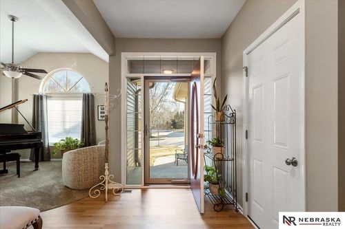 15168 Vane St, Bennington, NE, 68007-1425 | Card Image