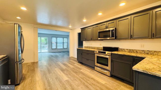 2015 Soapstone Dr, House other with 4 bedrooms, 5 bathrooms and null parking in RESTON VA | Image 20