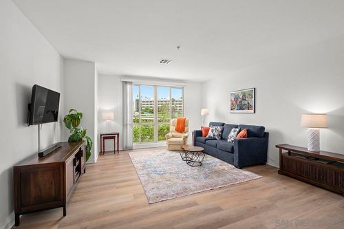414-1501 Front St, San Diego, CA, 92101-2977 | Card Image