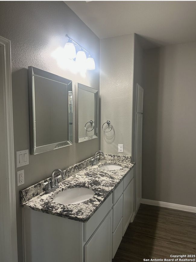 137 Sycamore Cir, House other with 3 bedrooms, 2 bathrooms and null parking in Spring Branch TX | Image 6
