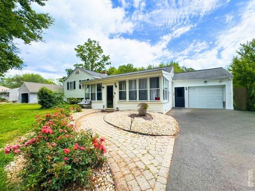 860 Suffield St, Suffield, CT, 06078-2224 | Card Image