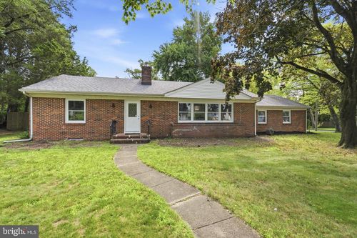 559 Chestnut Ter, Vineland, NJ, 08360-4415 | Card Image
