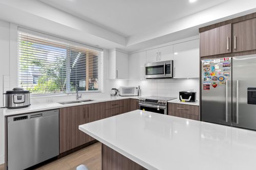 2388 E 34th Ave, Vancouver, BC, V5R0H4 | Card Image