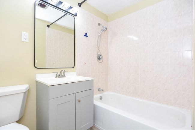 UNIT-1221 - 1186 Worcester Rd, Condo with 1 bedrooms, 1 bathrooms and 2 parking in Framingham MA | Image 29
