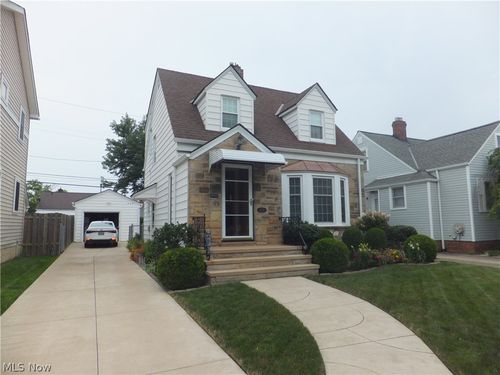 4224 W 58th St, Cleveland, OH, 44144-1713 | Card Image