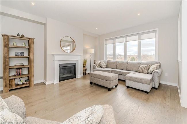262 Dolman St, House other with 4 bedrooms, 3 bathrooms and 4 parking in Breslau ON | Image 5