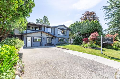 8034 Beaver Dr, Mission, BC, V2V5R4 | Card Image
