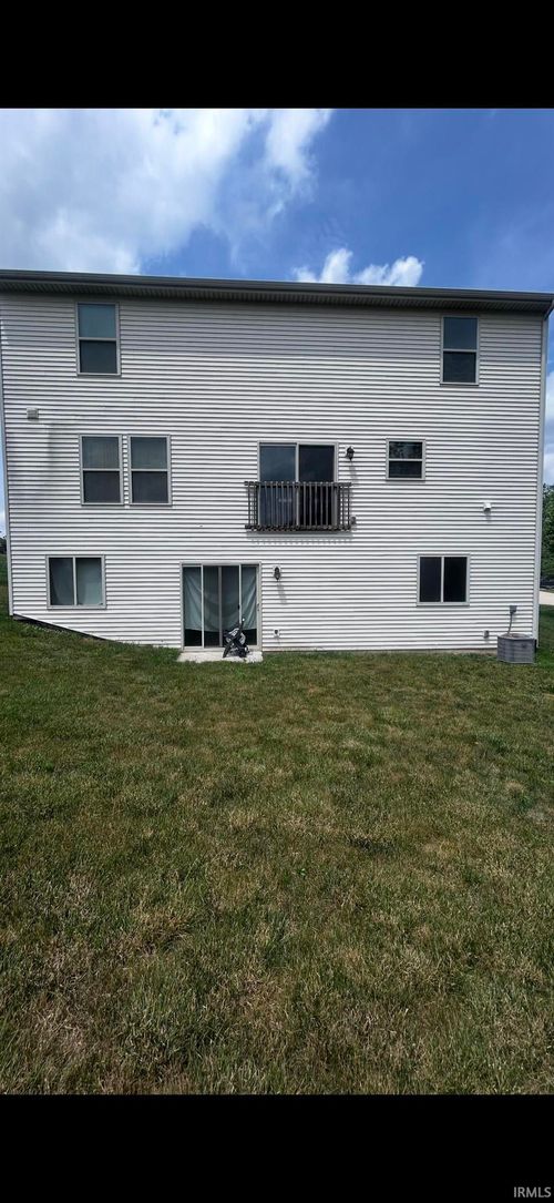 25684 Rolling Hills Dr, South Bend, IN, 46628-9586 | Card Image