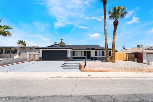 4442 Bennett Dr, Las Vegas, NV, 89121-6702 | Card Image