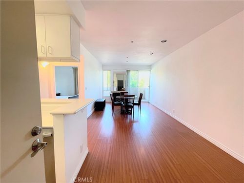 unit-137-19350 Sherman Way, Reseda, CA, 91335-3765 | Card Image