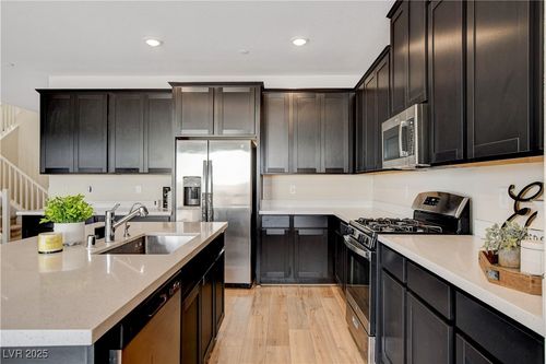 288 Mount Steele Ave, Henderson, NV, 89015-7665 | Card Image