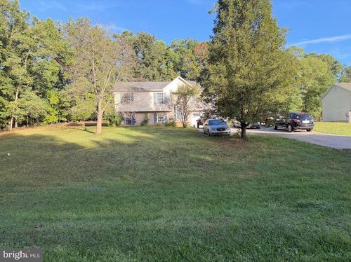 15 Paragon Dr, Bunker Hill, WV, 25413-3565 | Card Image