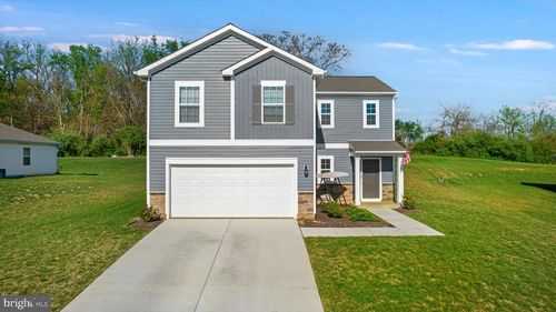 157 Lyon Ridge Rd, SHEPHERDSTOWN, WV, 25443-4927 | Card Image