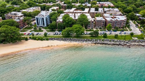 2w-598 Sheridan Sq, Evanston, IL, 60202-4754 | Card Image