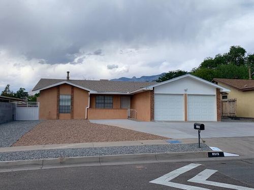 8513 Capulin Rd, Albuquerque, NM, 87109-5076 | Card Image