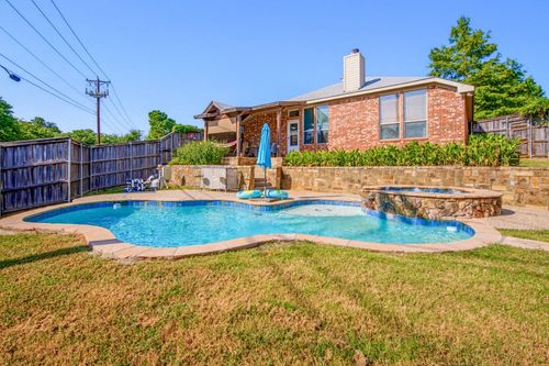 1400 Rancho Dominguez Rd, Corinth, TX, 76210-4139 | Card Image