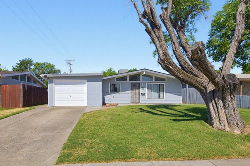 5709 El Campo Way, North Highlands, CA, 95660 | Card Image