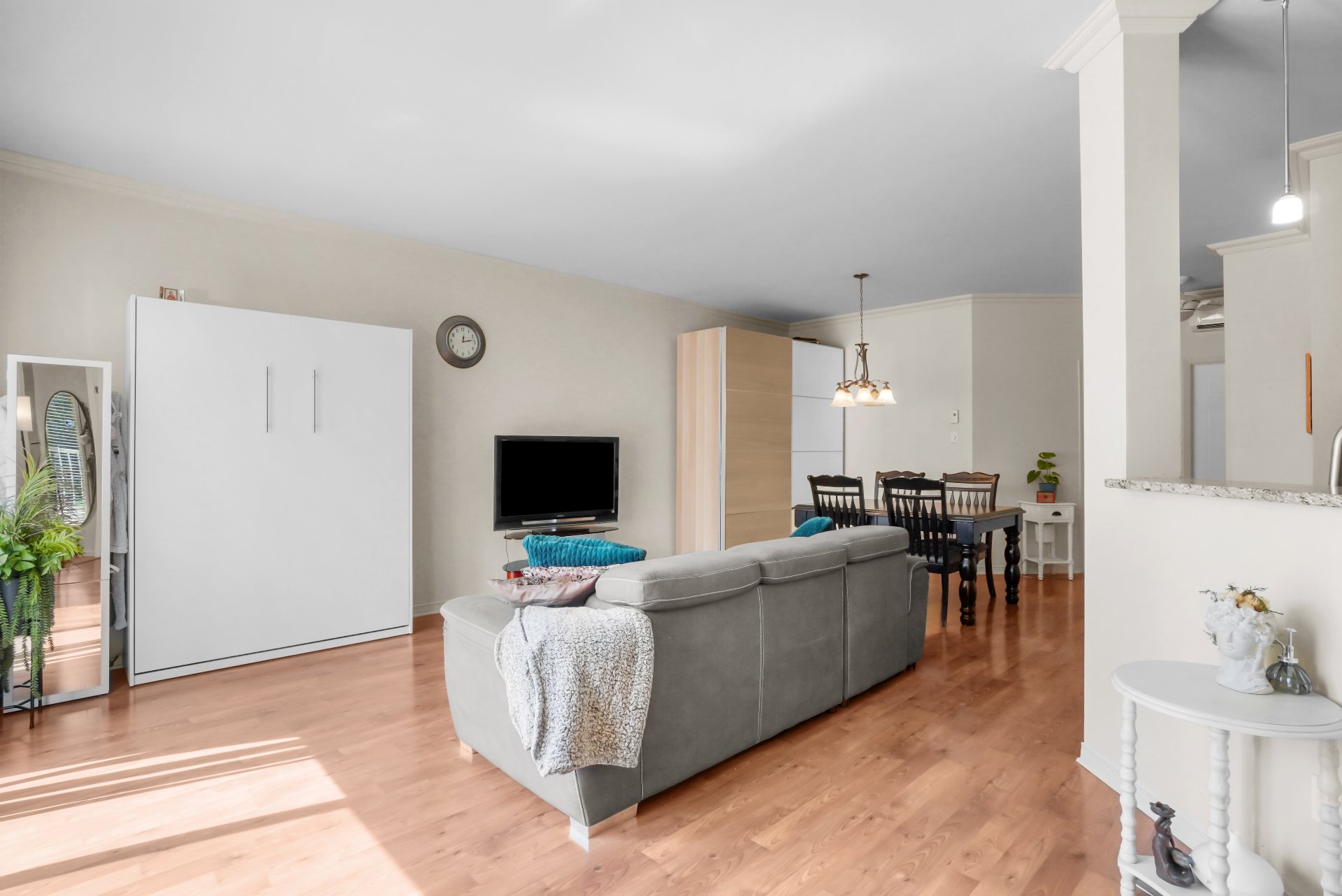 Residential in Laval (Sainte-Dorothée) 4