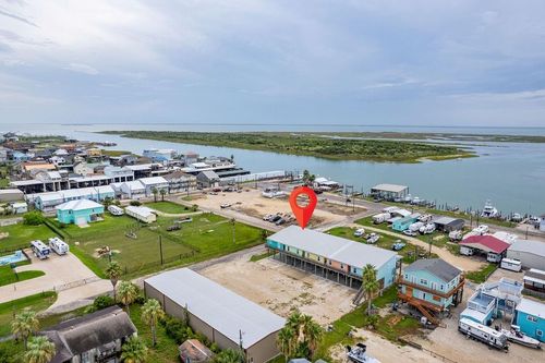 2-1402 W Commerce St, Port O Connor, TX, 77982-2103 | Card Image
