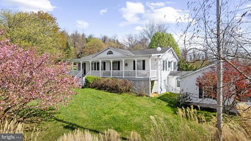 1049 Laurel Grove Rd, WINCHESTER, VA, 22602-2857 | Card Image