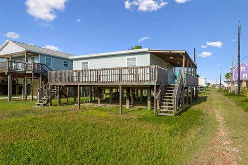514 Texas St, Surfside Beach, TX, 77541-9165 | Card Image