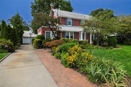 66 S Lewis Pl, Rockville Centre, NY, 11570-5531 | Card Image