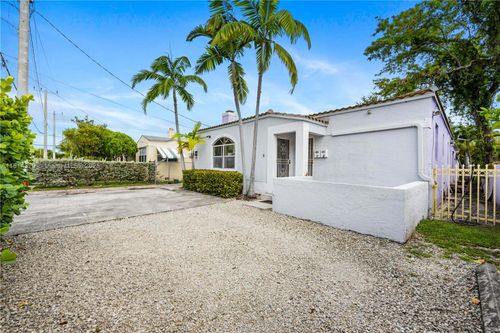 531 Ne 71st St, Miami, FL, 33138-5074 | Card Image
