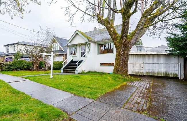 314 N Ingleton Avenue, House other with 4 bedrooms, 2 bathrooms and 3 parking in Burnaby BC | Image 2