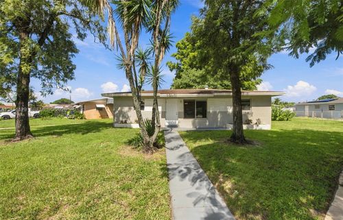 2219 Sw 68th Ter, Miramar, FL, 33023-2724 | Card Image