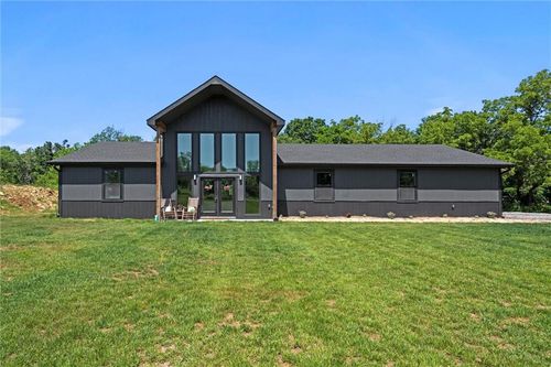 18818 Thompson Rd, Kearney, MO, 64060-9390 | Card Image