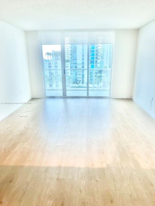 807-1155 Brickell Bay Dr, Miami, FL, 33131 | Card Image