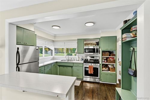 3413 Blue Lake Dr, Flint, MI, 48506-2083 | Card Image