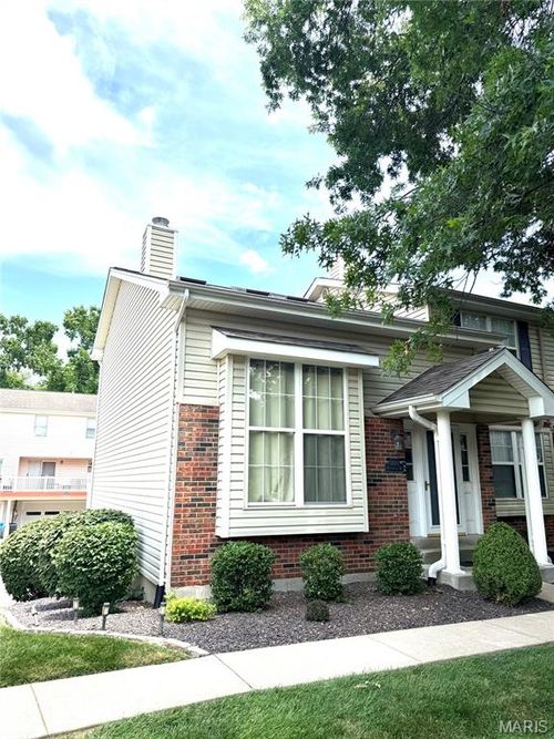 1729 Honeysuckle Dr, Saint Charles, MO, 63303-3826 | Card Image