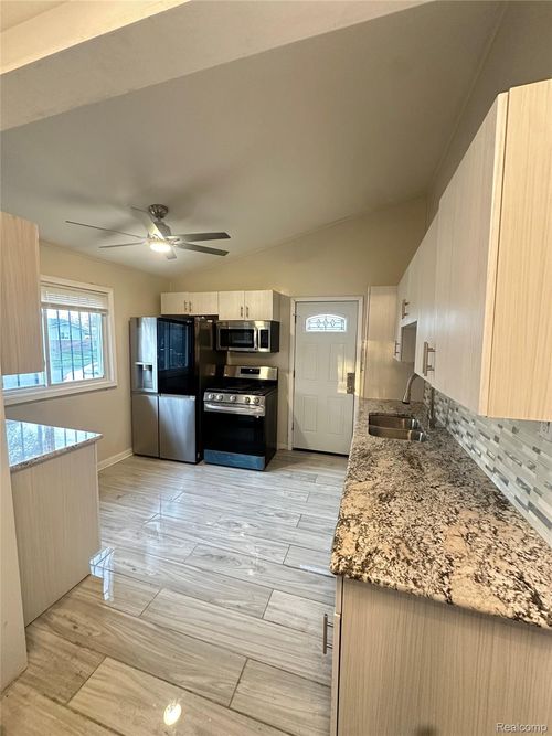 6208 David Berger St, Mount Morris, MI, 48458-2712 | Card Image