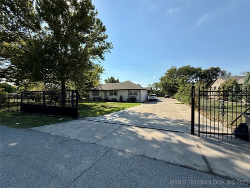 1148 S 133rd East Ave, Tulsa, OK, 74108-4118 | Card Image