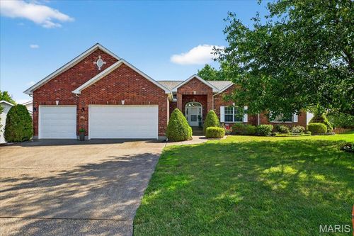 3973 Jacobs Lndg, Saint Charles, MO, 63304-7492 | Card Image