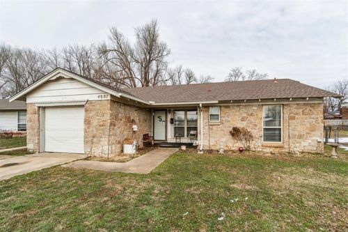 4801 Lisa Ln, Del City, OK, 73115-3929 | Card Image