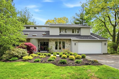 4 Cross Ln, Glen Head, NY, 11545-1110 | Card Image