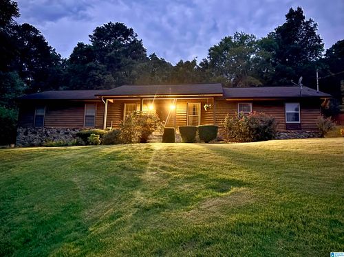 708 Breezeway Cir, WEAVER, AL, 36277-4100 | Card Image