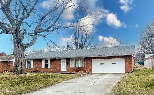 429 Burnham Dr, Fostoria, OH, 44830-1618 | Card Image