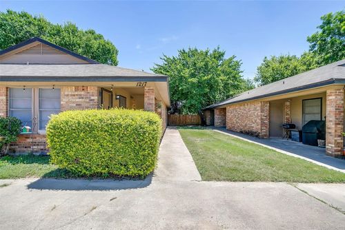1217 Kimbrough St, White Settlement, TX, 76108-3175 | Card Image